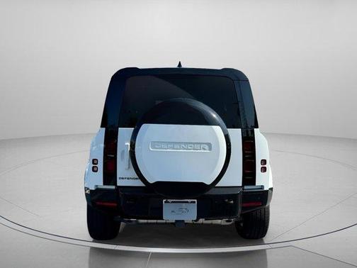 2025 Land Rover Defender P400 X-Dynamic SE