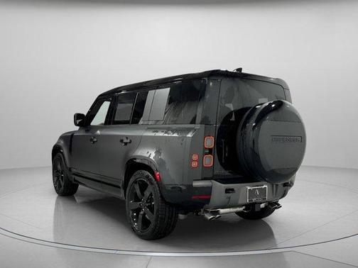 2026 Land Rover Defender P525 V8
