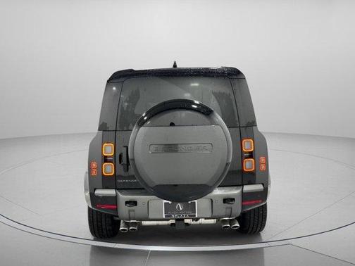 2026 Land Rover Defender P525 V8