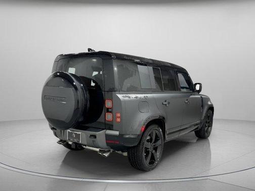 2026 Land Rover Defender P525 V8