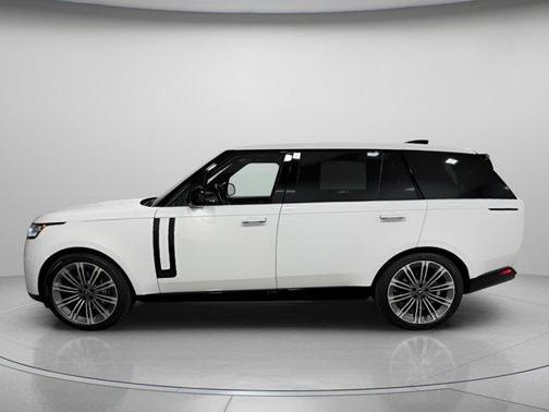 2025 Land Rover Range Rover P400 SE 7 Seat
