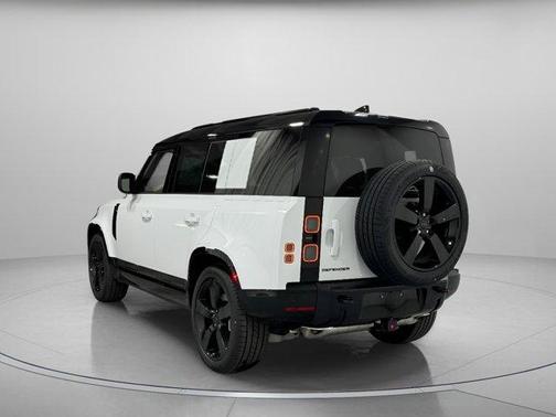 2026 Land Rover Defender 110 X-Dynamic SE