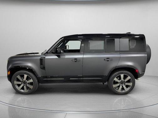 2026 Land Rover Defender 110 V8