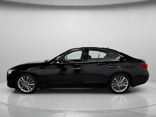 2023 INFINITI Q50 LUXE