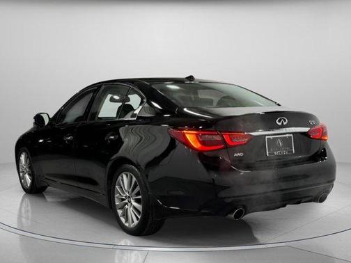 2023 INFINITI Q50 LUXE