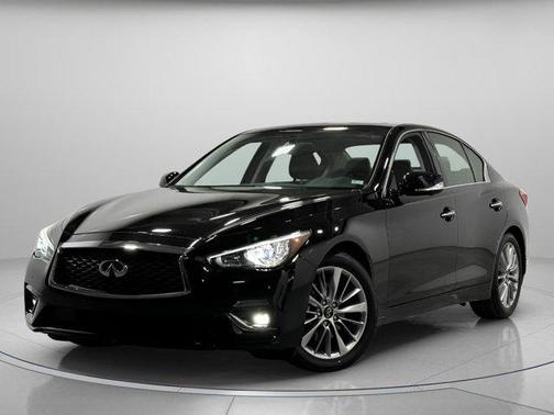 2023 INFINITI Q50 LUXE