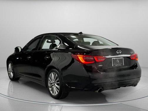 2023 INFINITI Q50 LUXE