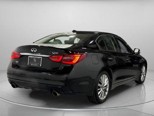 2023 INFINITI Q50 LUXE