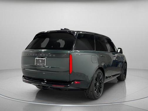 2025 Land Rover Range Rover P530 SE