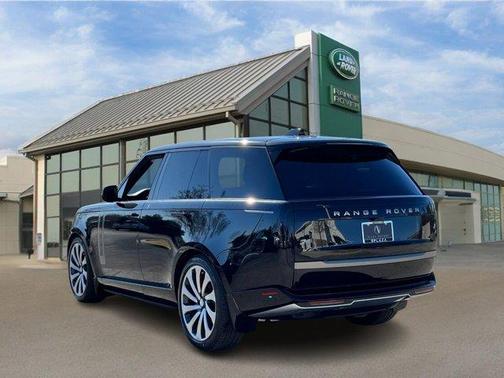 2025 Land Rover Range Rover P400 SE