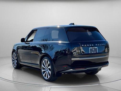 2025 Land Rover Range Rover P400 SE