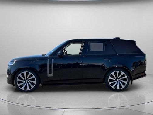 2025 Land Rover Range Rover P400 SE