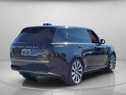 2025 Land Rover Range Rover P400 SE
