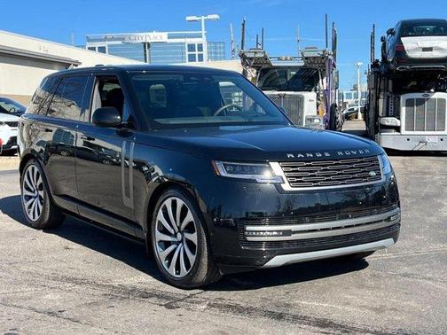 2025 Land Rover Range Rover P400 SE