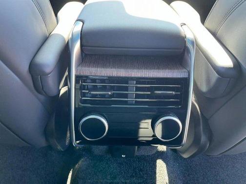 2025 Land Rover Range Rover P400 SE