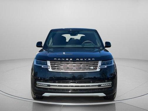 2025 Land Rover Range Rover P400 SE