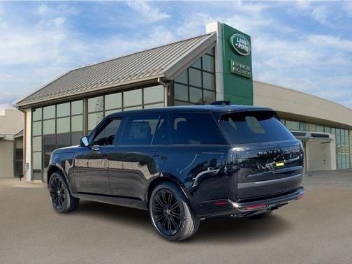 2025 Land Rover Range Rover P530 SE 7 Seat