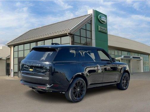 2025 Land Rover Range Rover P530 SE 7 Seat