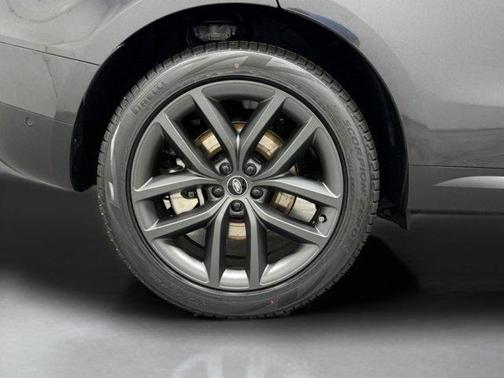 2025 Land Rover Range Rover Sport P360 SE
