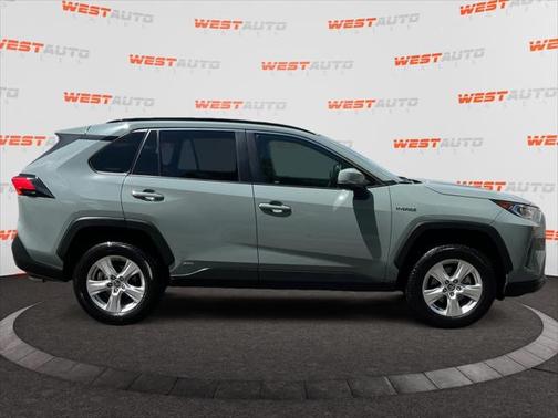 2021 Toyota RAV4 Hybrid XLE