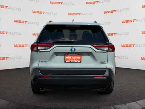 2021 Toyota RAV4 Hybrid XLE