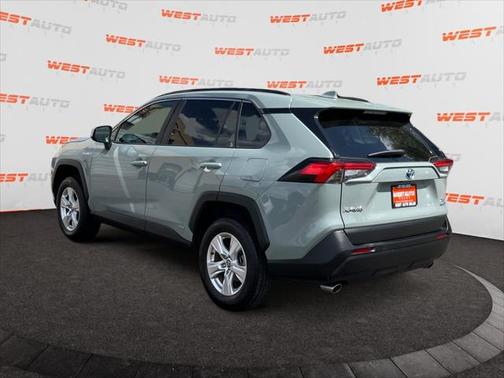 2021 Toyota RAV4 Hybrid XLE