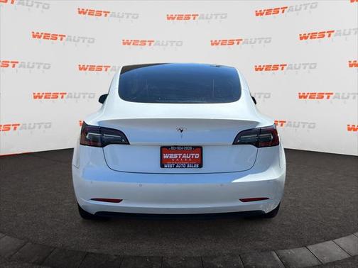 2022 Tesla Model 3 Standard Range