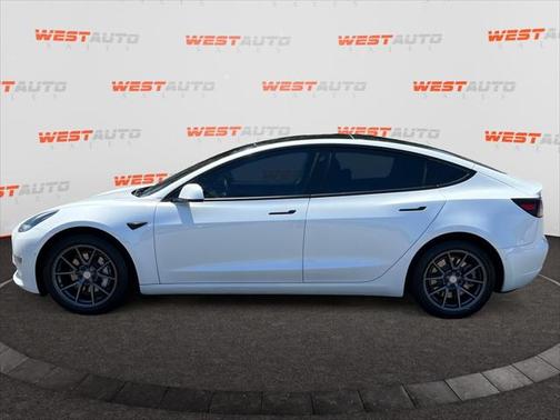 2022 Tesla Model 3 Standard Range