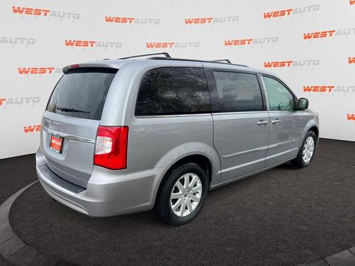 2015 Chrysler Town & Country Touring