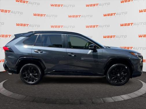 2023 Toyota RAV4 Hybrid SE
