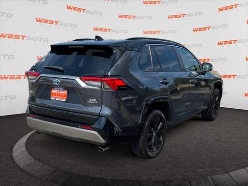 2023 Toyota RAV4 Hybrid SE