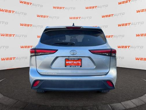 2023 Toyota Highlander LE