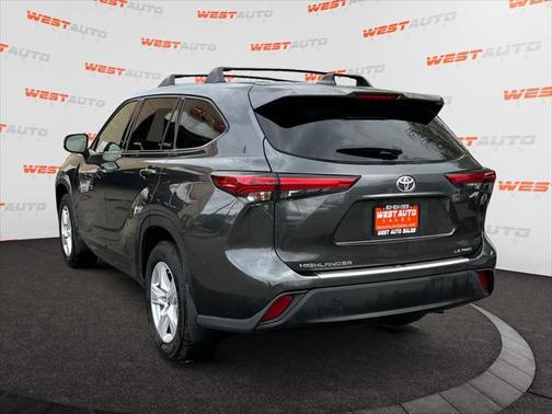 2022 Toyota Highlander LE