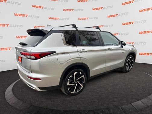 2023 Mitsubishi Outlander PHEV SE S-AWC