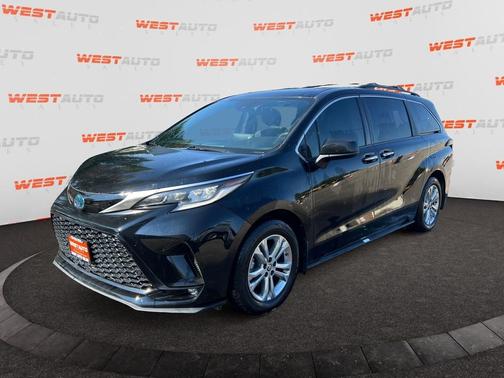 2022 Toyota Sienna XSE 7 Passenger