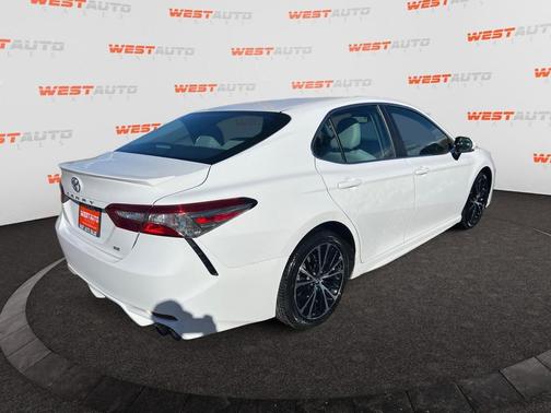 2018 Toyota Camry SE