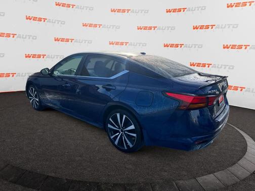 2022 Nissan Altima SR FWD