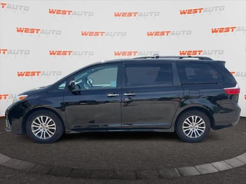 2020 Toyota Sienna XLE