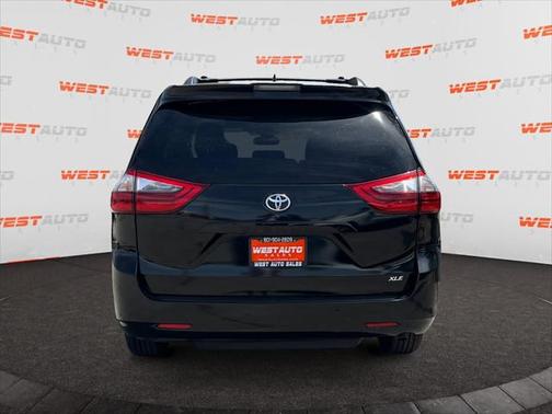 2020 Toyota Sienna XLE