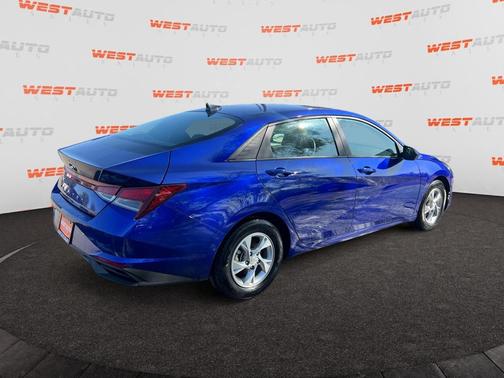 2023 Hyundai ELANTRA SE