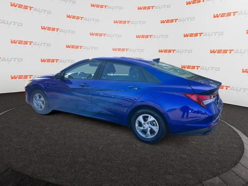 2023 Hyundai ELANTRA SE