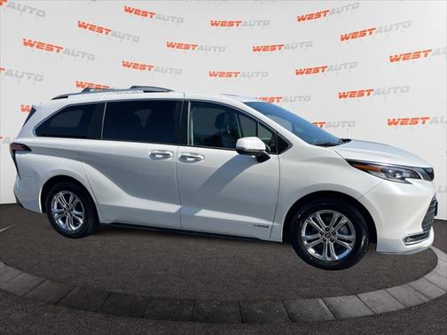 2021 Toyota Sienna Platinum 7 Passenger