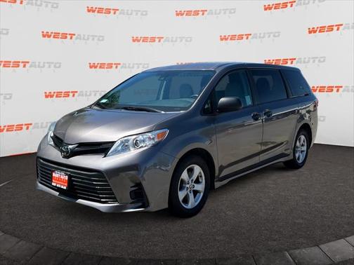 2020 Toyota Sienna SE