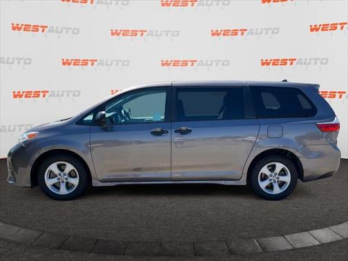 2020 Toyota Sienna SE