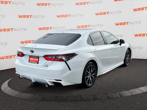 2023 Toyota Camry SE