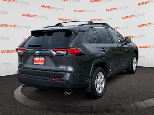 2021 Toyota RAV4 Hybrid XLE