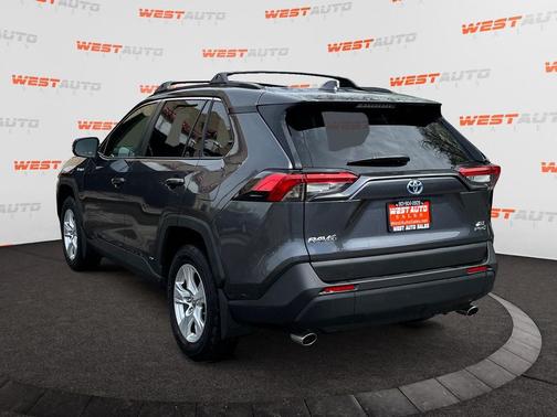 2021 Toyota RAV4 Hybrid XLE