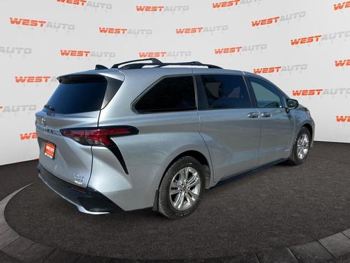 2021 Toyota Sienna XSE 7 Passenger