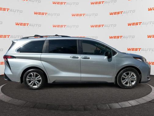 2021 Toyota Sienna XSE 7 Passenger