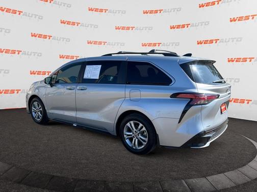 2021 Toyota Sienna XSE 7 Passenger